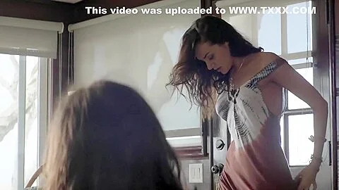 Christina Ochoa - Animal Kingdom S01E02 (2016)