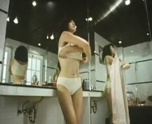SEXY NAKED ASIAN GIRL