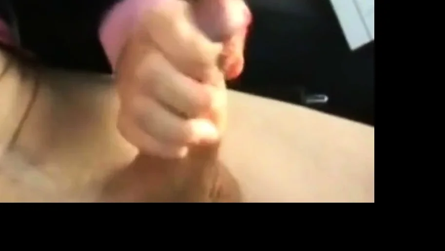 British Teen Hooker Gives Client A BJ In The Car