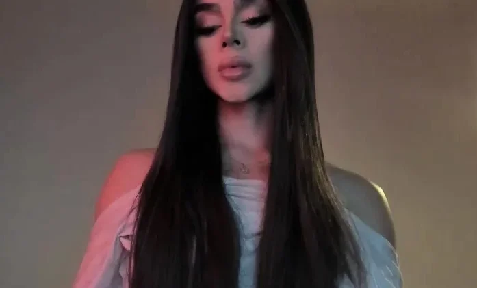 Beautiful teen brunette Jessica Sinn masturbates