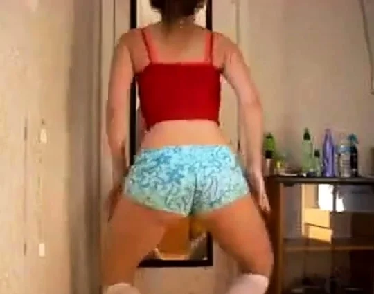brunette teen alicia booty shake-non nude