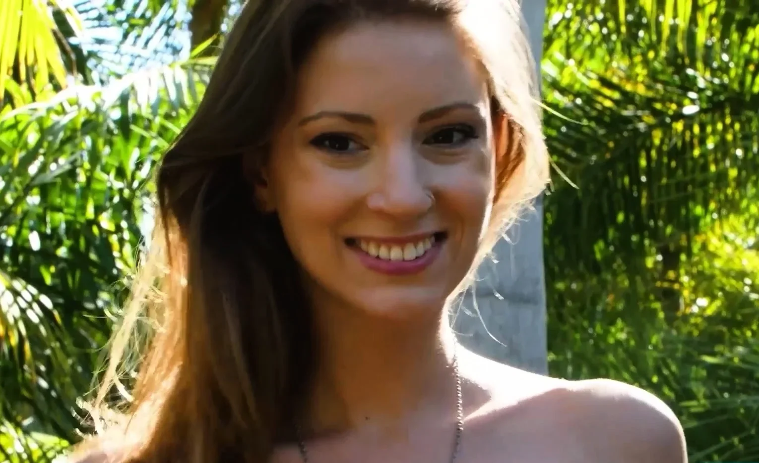 Belgian MILF Miluniel Louis solo outdoor