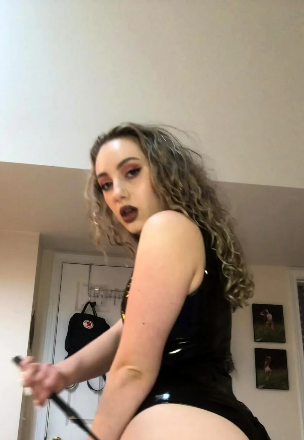 Electro bdsm slave and fetish latex big titted domina