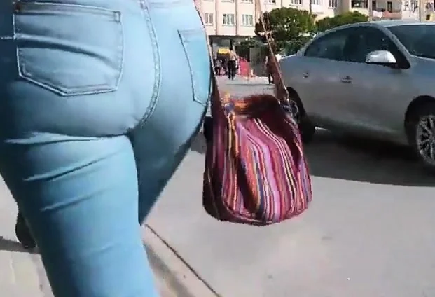 Excellent Candid Ass From Teen Girl