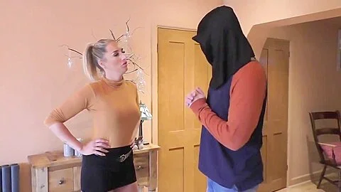 Brook & Megan - The Thrilling Case Of The Woodland Scene