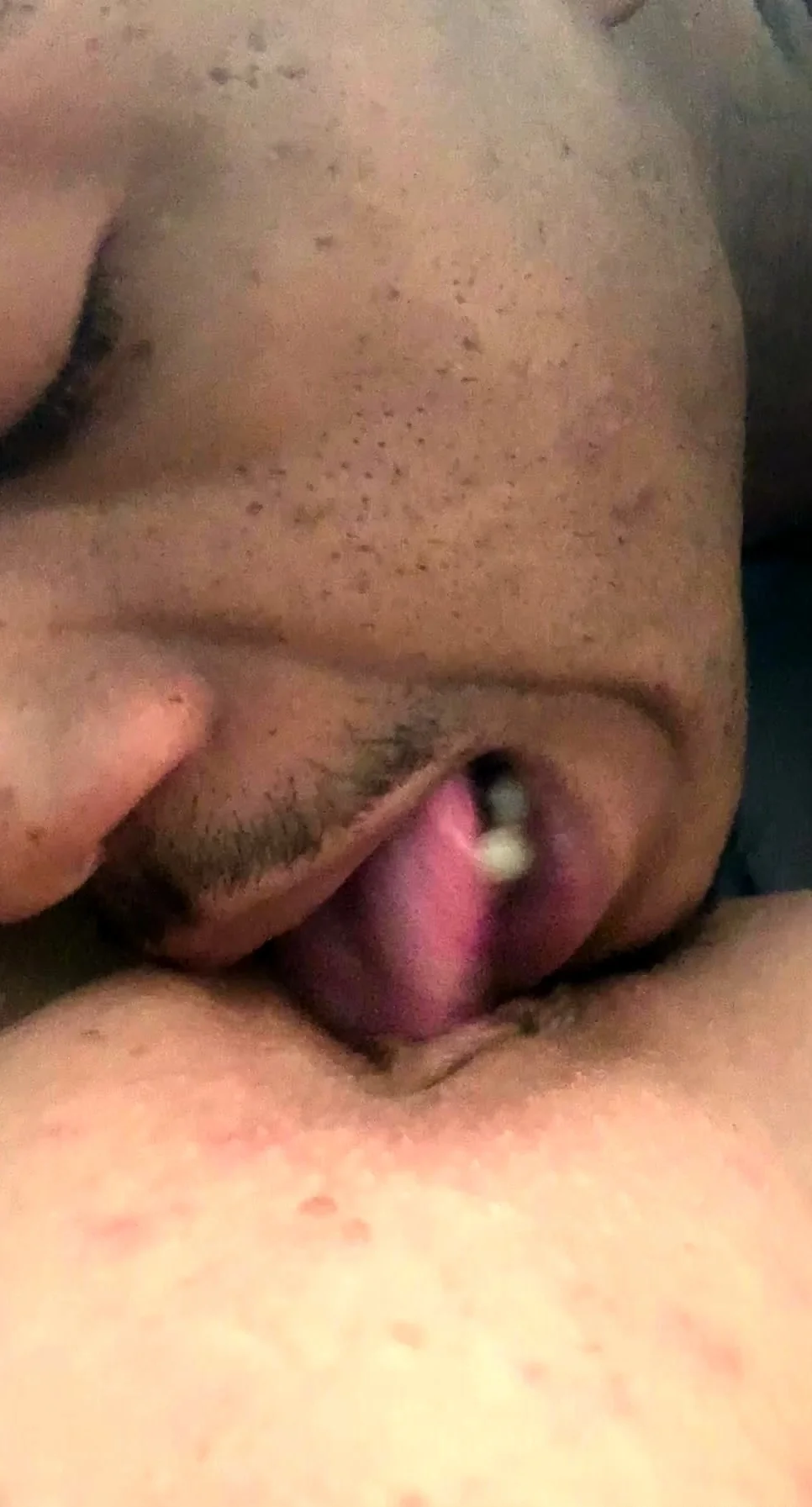 Real amateur girlfriend pussy licked and fingered in hd