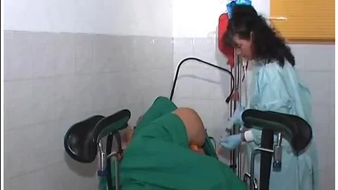 junior woman gets an enema - frau bekommt einen einlauf
