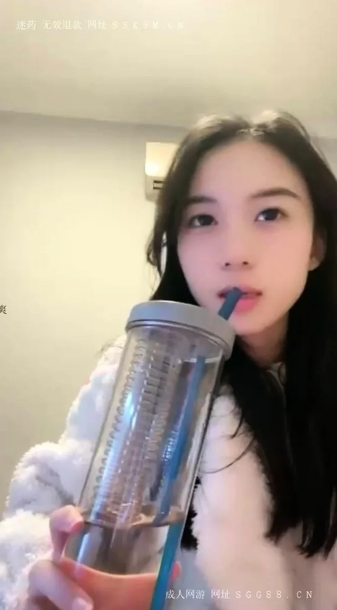Amateur asian teen licks ass and sucks cock