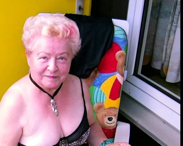 OMAGEIL Granny Pictures Made For Fun And For The Internet