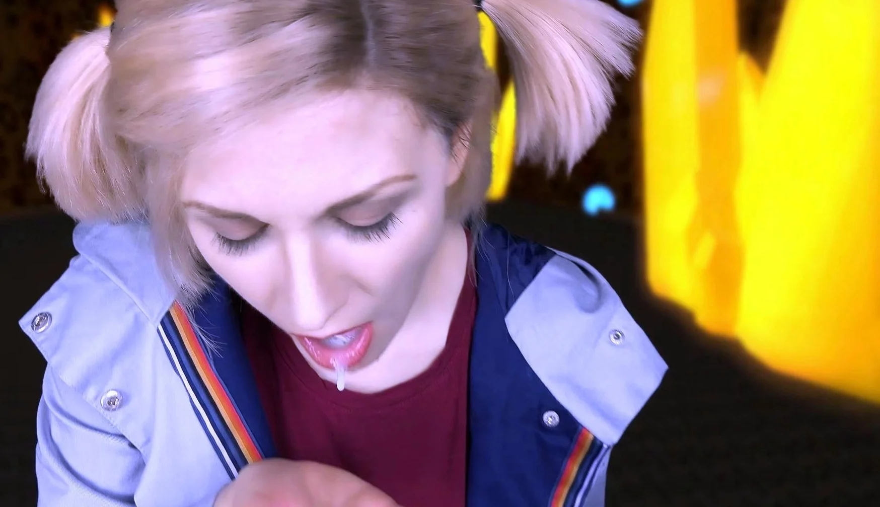 Amateur Blonde Teen Plays Solo with Toy Webcam Porn