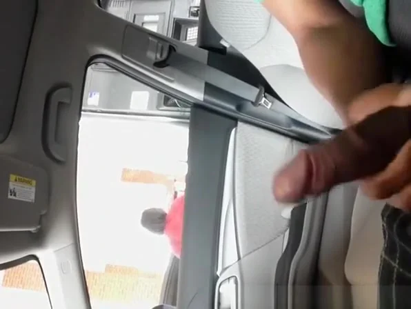 Man flashes cock in the gas station