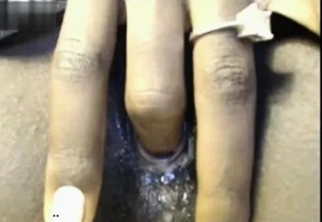 EbonY CrEamY FingerinG 525