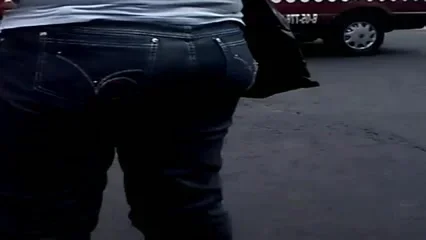 She wears a gray jeans