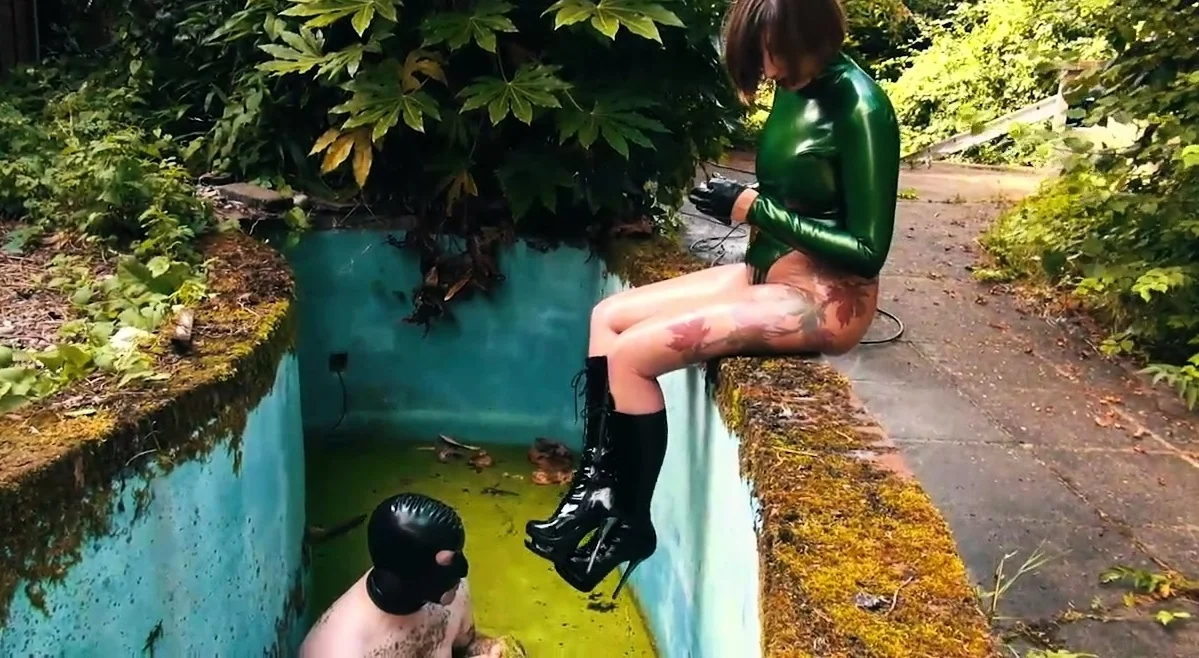Foot fetish rimming for blonde outdoors