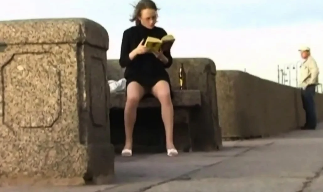 No panties flasher