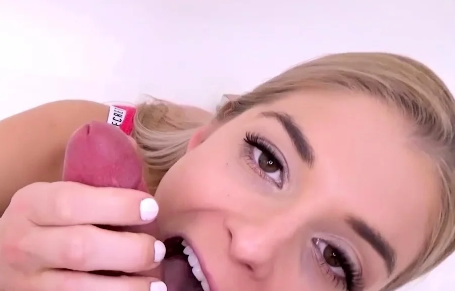 Hot Nymph gets her Pie filled with Cream at Porn Audition