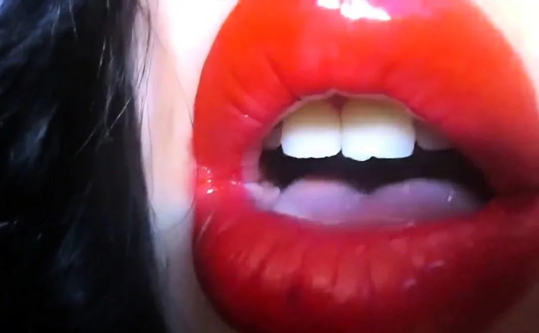 Red Lipstick Weakness