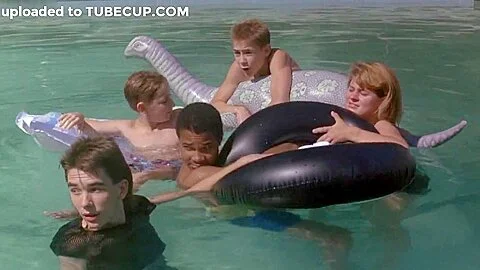 Susan Marie Snyder,Valerie Hartman in Sleepaway Camp II: Unhappy Campers (1988)
