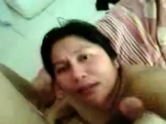 mama jago isap kontol