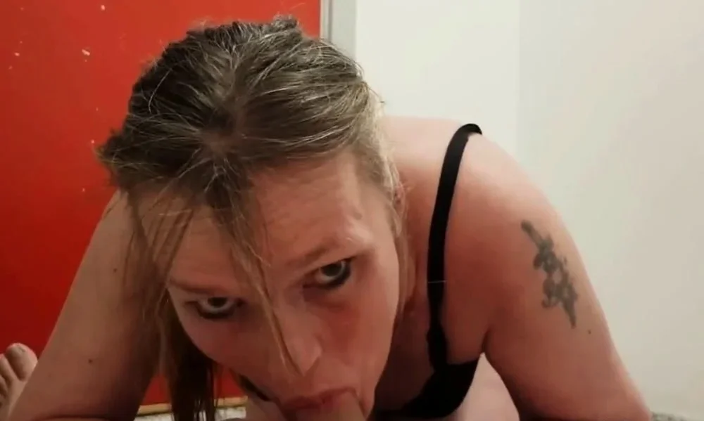 Den danske MILF Anne giver mig et slag