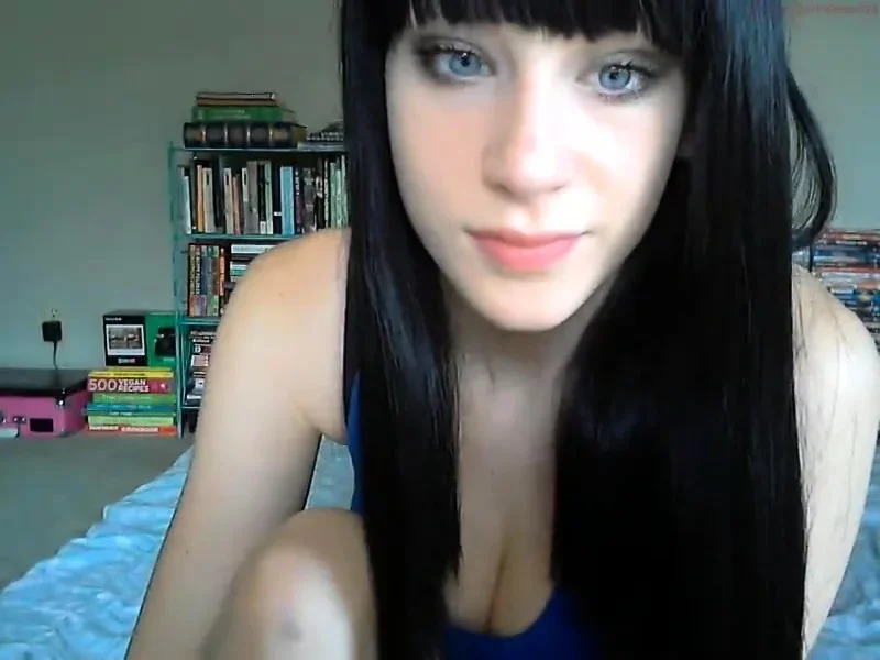 Small titted babe toys her pussy on webcam