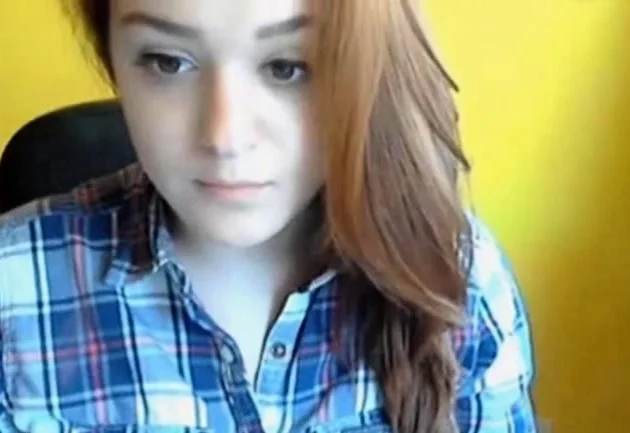 Cute teen girl show her perfect ass and bobs