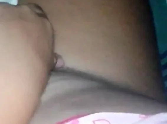 Gata se masturbando 2