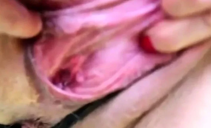 MATURE PUSSY PLAY