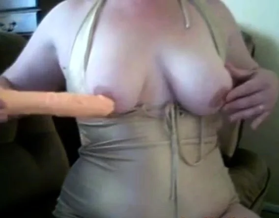 Chubby Mature plays for cam pt2