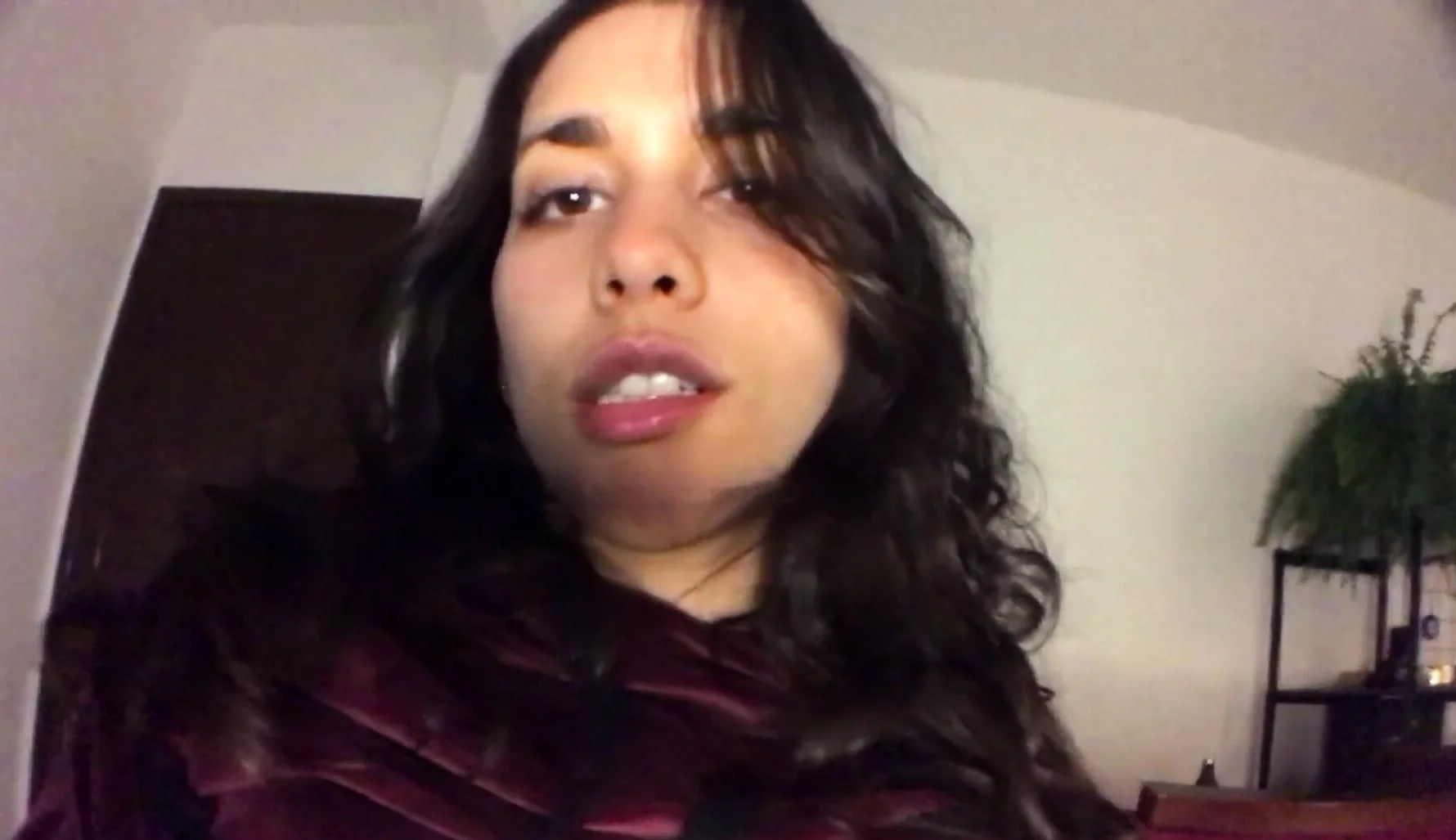 Teen solo masturbation with wet pussy close up