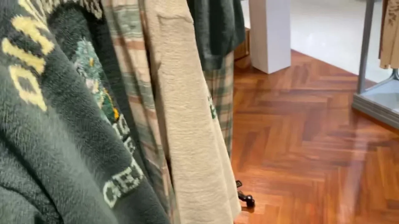 0008359_素人 激カワ 制服着衣などが含まれている