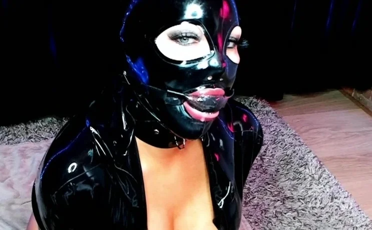 Amateur brunette ariana marie solo toying