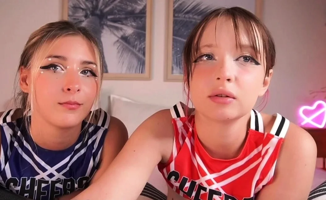Teen Cheerleader Pussy Licking