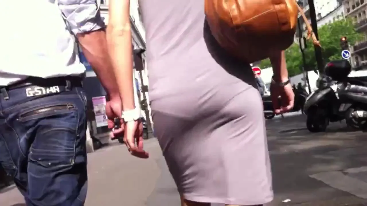 Ass 17 - Dress VPL