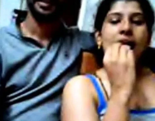 Desi couple loves flashing on webcam