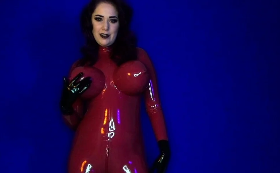 Chubby Brunette Big Boobs Dildo Masturbation