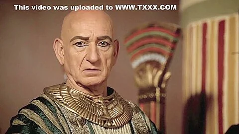 Sibylla Deen, Kylie Bunbury - Tut s01e01 (2015)