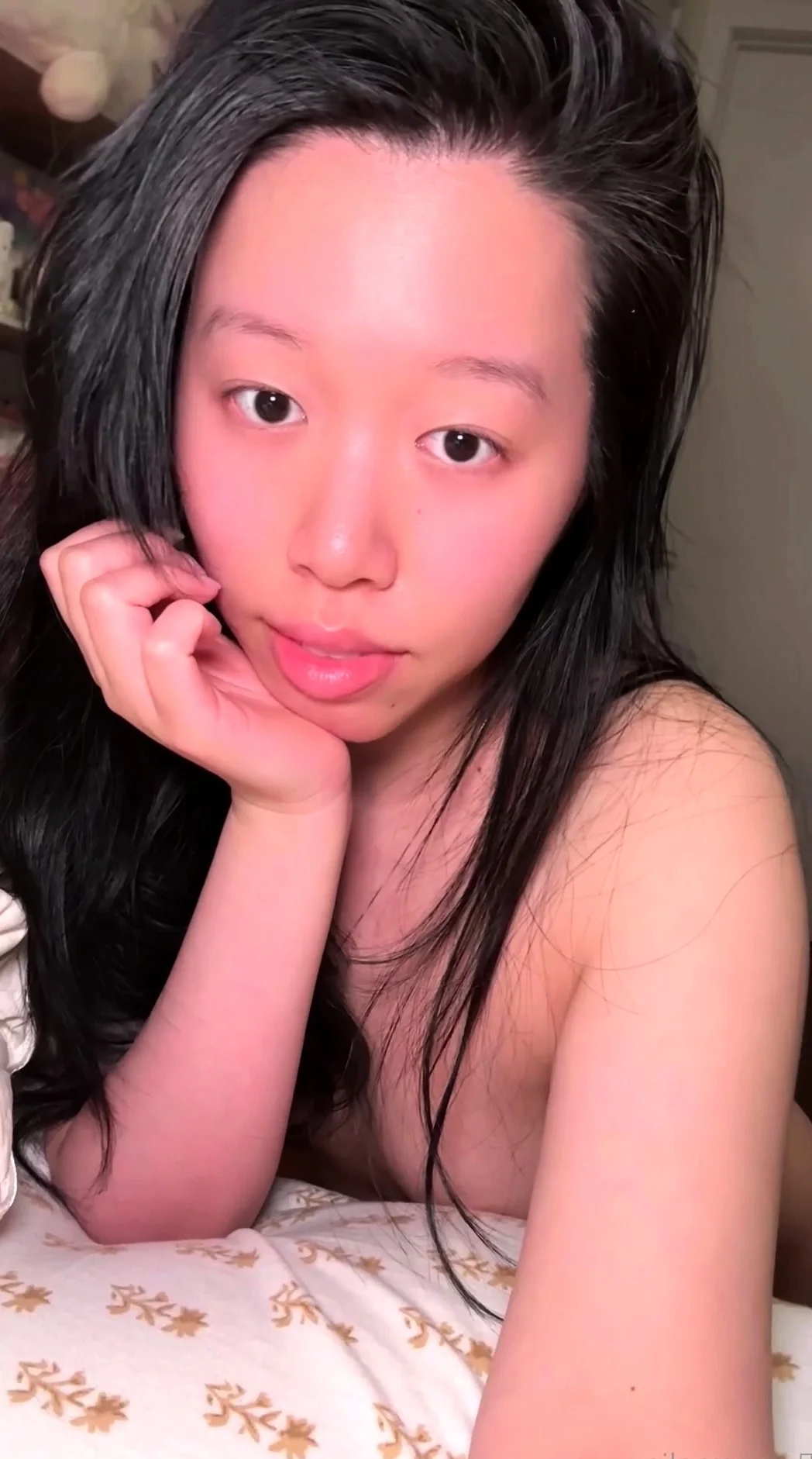 Brunette Solo Webcam Masturbation