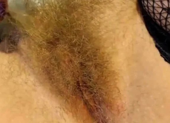 Hairy Blonde Pusy (CloseUp)