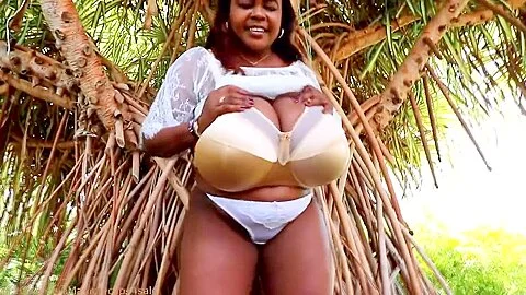 Maja Meets Miosotis 23 Miosotis Big Boobs In A Golden