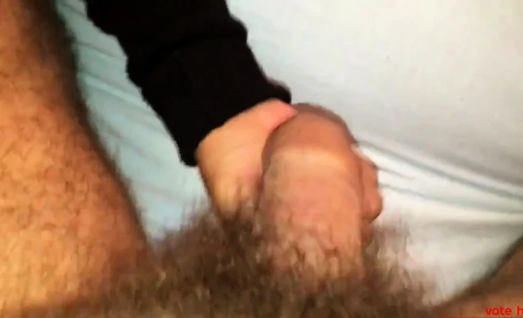 ENTRE DESNUDO AL CUARTO DE MI SUEGRA