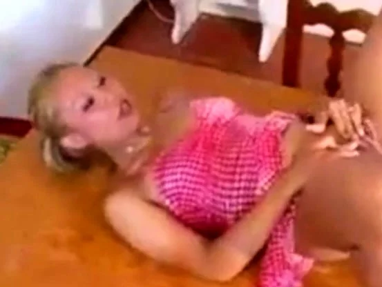 Amateur - Hot Blond Teen Pee on own Face
