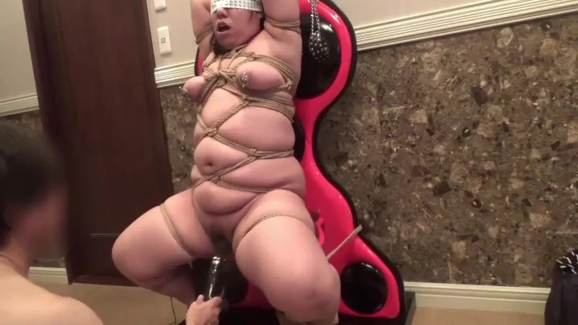 It Is Vibe Responsibility By A Masochist Woman Restriction Chair