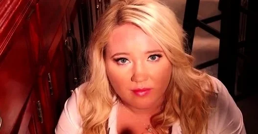 Annabelle Rogers - Vulnerable New Waitress