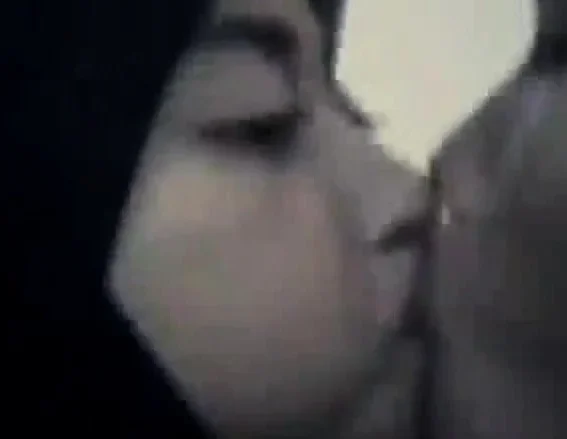 jilbab cium