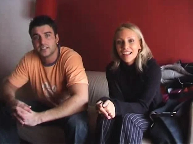 Candy gets dicked by a stranger and goes home to give herself more