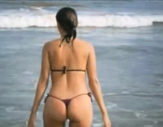 Amateur girl hot thong scene on the beach