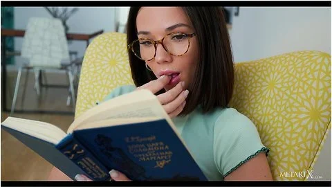 Romantic Reading - Eve Sweet