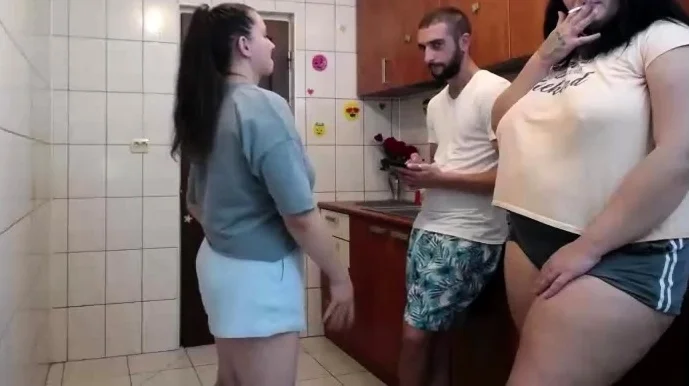 Amateur Threesome Free Webcam Porn Video