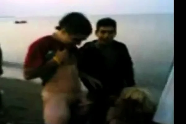 arab slut suck horny guys on the beach